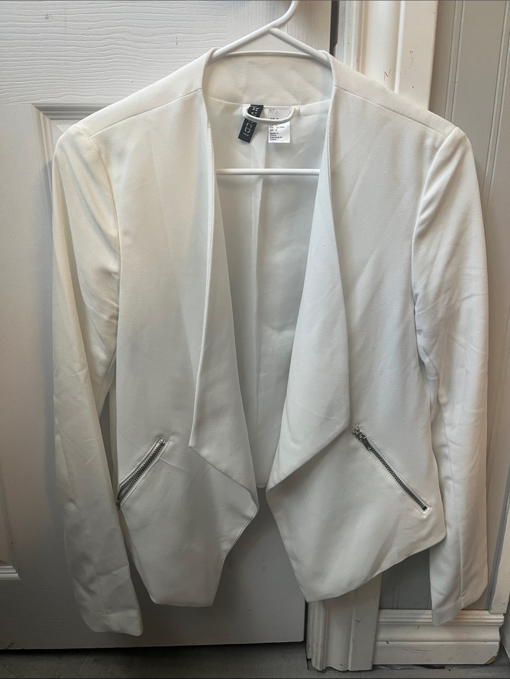 H&M Crisp White Open-Front Draped Blazer with Silver Zips